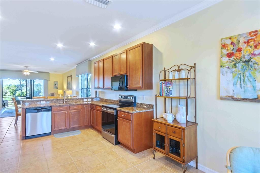 待售: $388,300 (2 贝兹, 2 浴室, 1710 平方英尺)