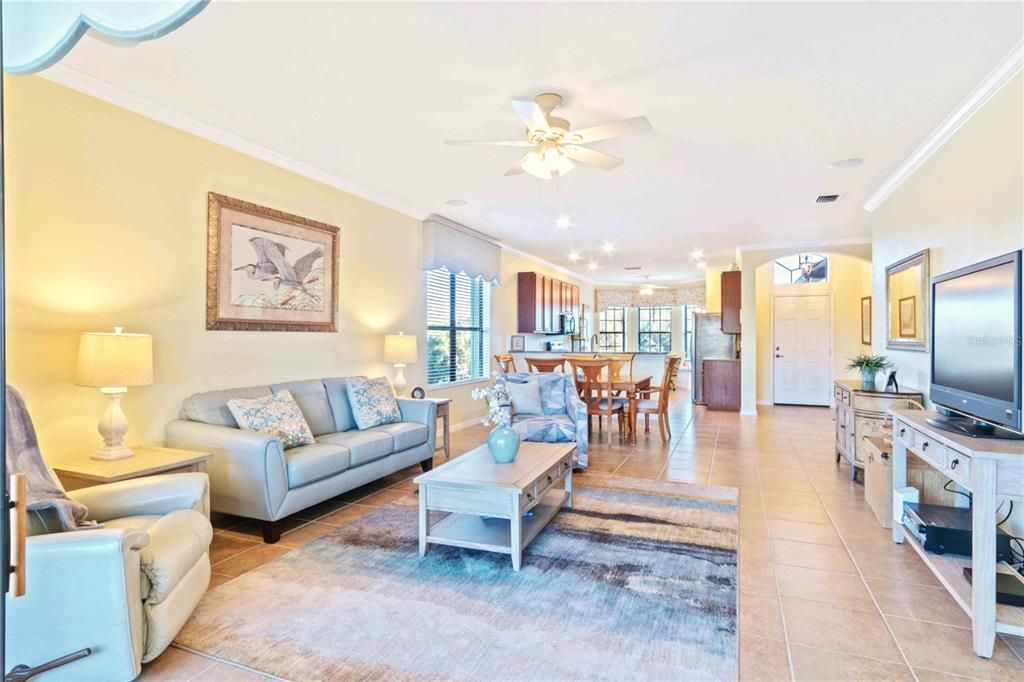 待售: $388,300 (2 贝兹, 2 浴室, 1710 平方英尺)