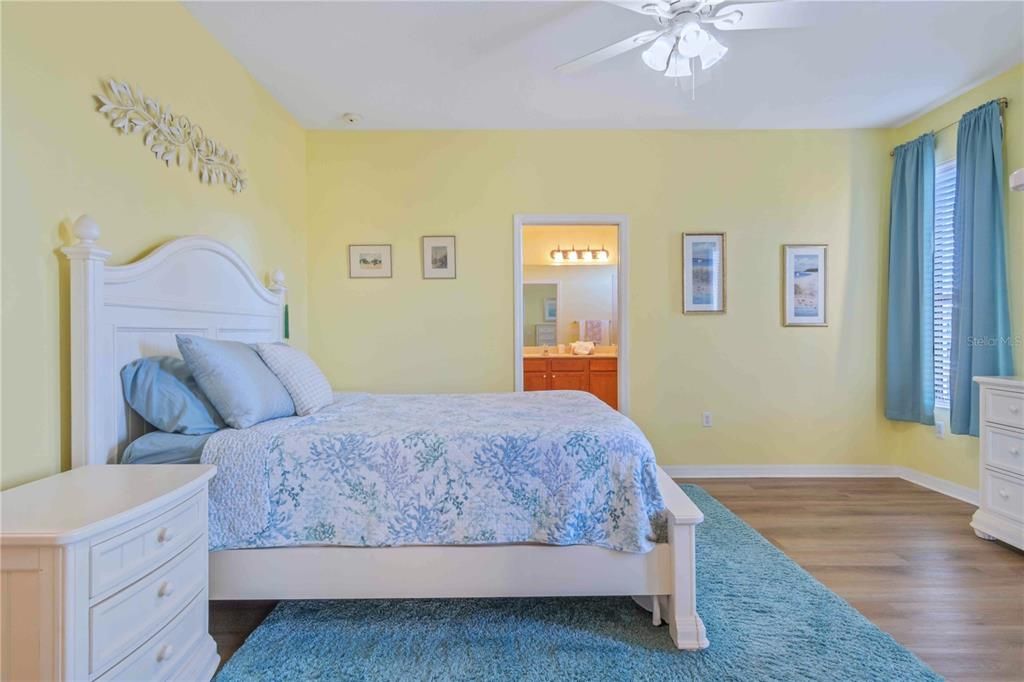 待售: $388,300 (2 贝兹, 2 浴室, 1710 平方英尺)