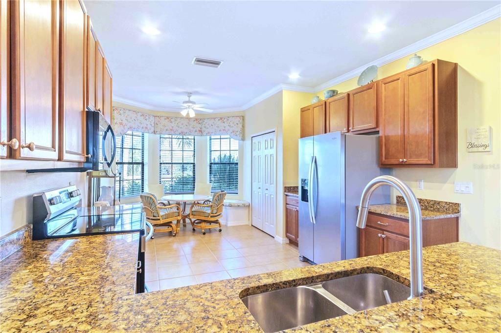 待售: $388,300 (2 贝兹, 2 浴室, 1710 平方英尺)