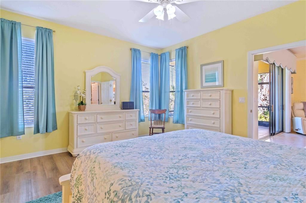 待售: $388,300 (2 贝兹, 2 浴室, 1710 平方英尺)