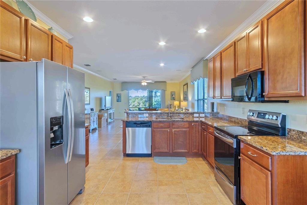 待售: $388,300 (2 贝兹, 2 浴室, 1710 平方英尺)