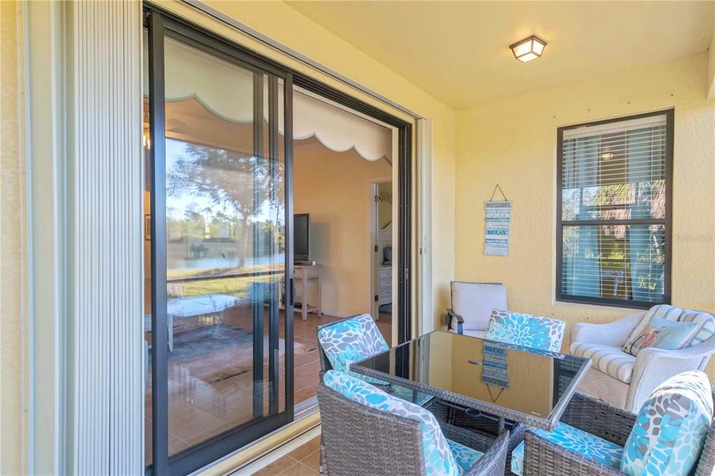 En Venta: $388,300 (2 camas, 2 baños, 1710 Pies cuadrados)