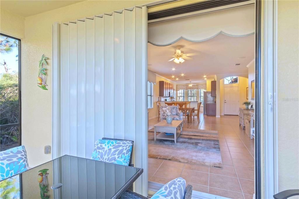 En Venta: $388,300 (2 camas, 2 baños, 1710 Pies cuadrados)