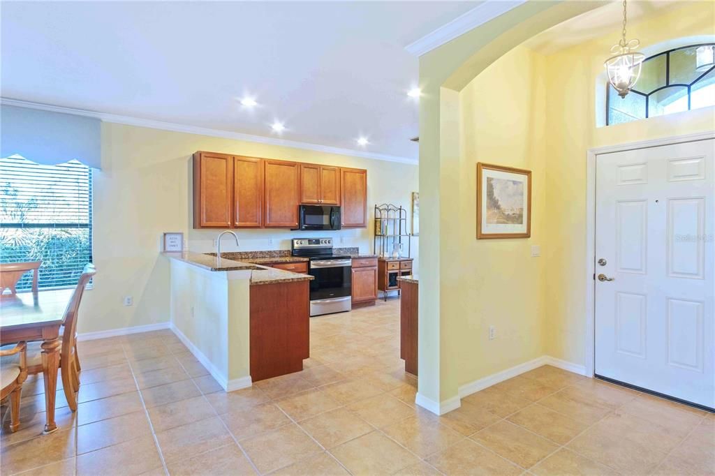 待售: $388,300 (2 贝兹, 2 浴室, 1710 平方英尺)