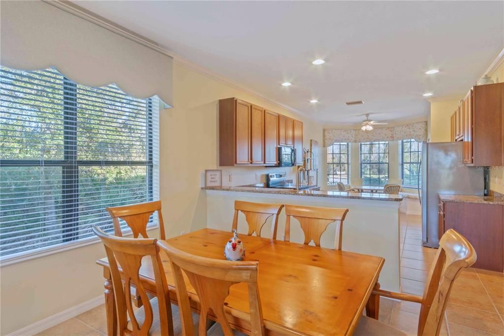 待售: $388,300 (2 贝兹, 2 浴室, 1710 平方英尺)