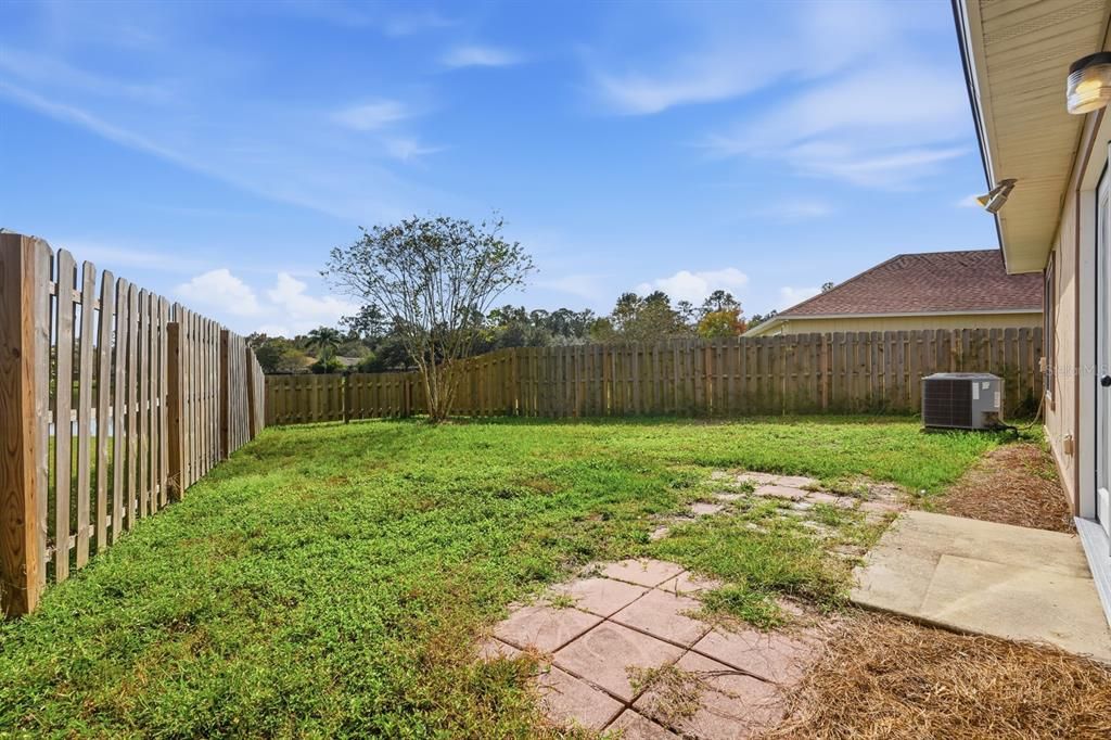 For Sale: $240,000 (2 beds, 2 baths, 991 Square Feet)