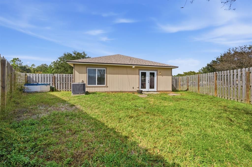 For Sale: $240,000 (2 beds, 2 baths, 991 Square Feet)