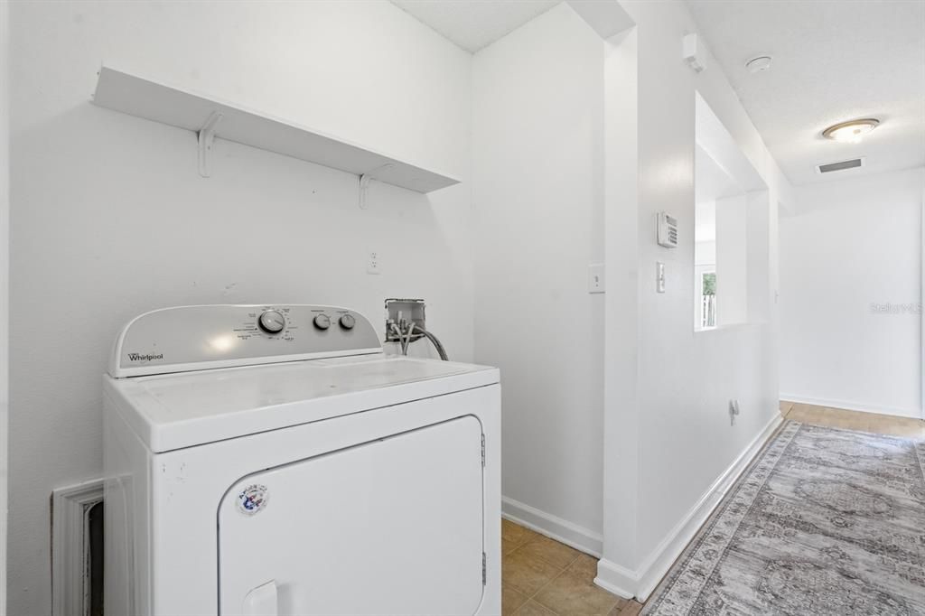 For Sale: $240,000 (2 beds, 2 baths, 991 Square Feet)
