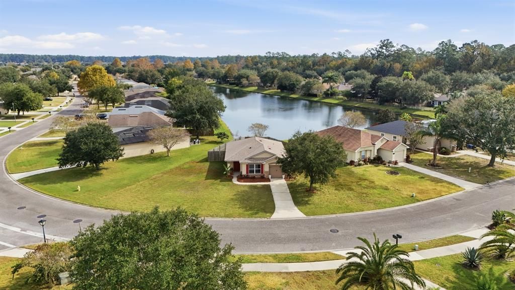 For Sale: $240,000 (2 beds, 2 baths, 991 Square Feet)