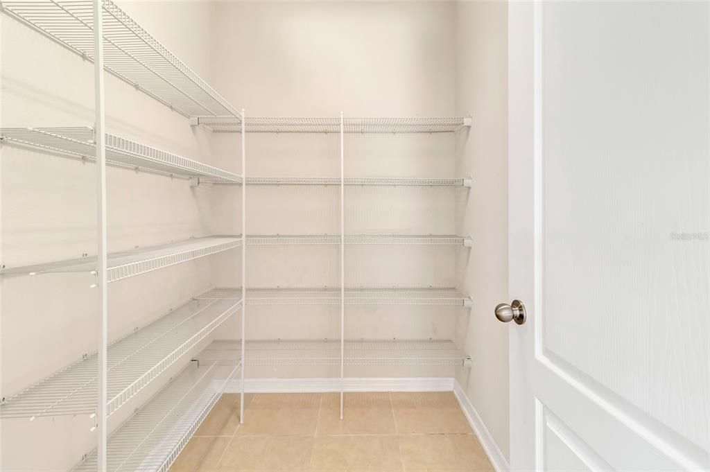 For Sale: $550,000 (4 beds, 2 baths, 2906 Square Feet)