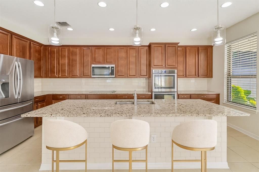 For Sale: $550,000 (4 beds, 2 baths, 2906 Square Feet)