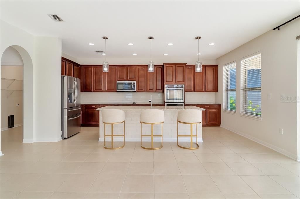 For Sale: $550,000 (4 beds, 2 baths, 2906 Square Feet)