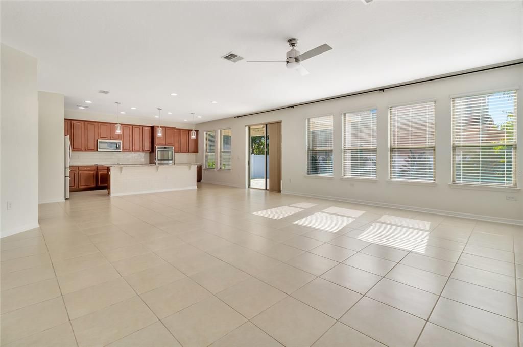 For Sale: $550,000 (4 beds, 2 baths, 2906 Square Feet)