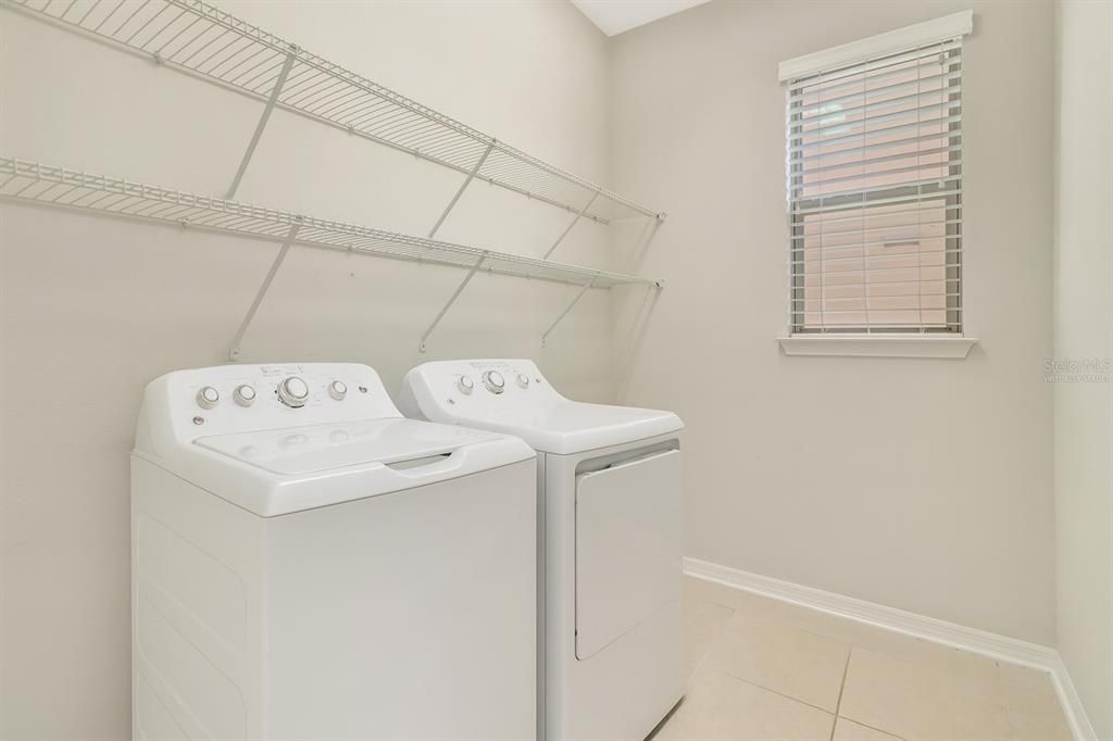 For Sale: $550,000 (4 beds, 2 baths, 2906 Square Feet)