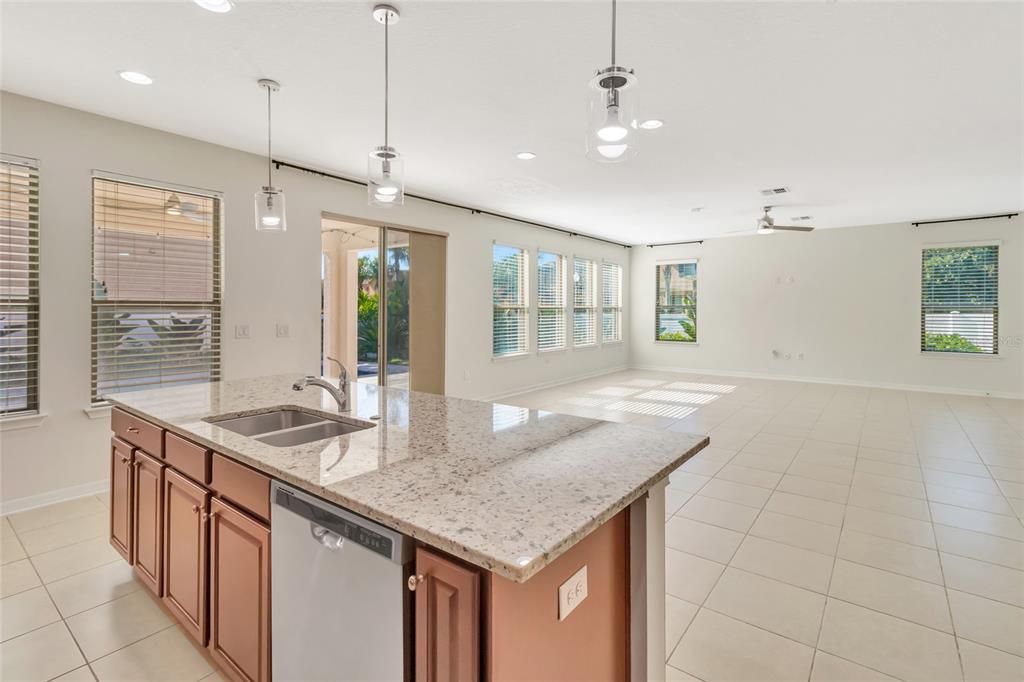 For Sale: $550,000 (4 beds, 2 baths, 2906 Square Feet)