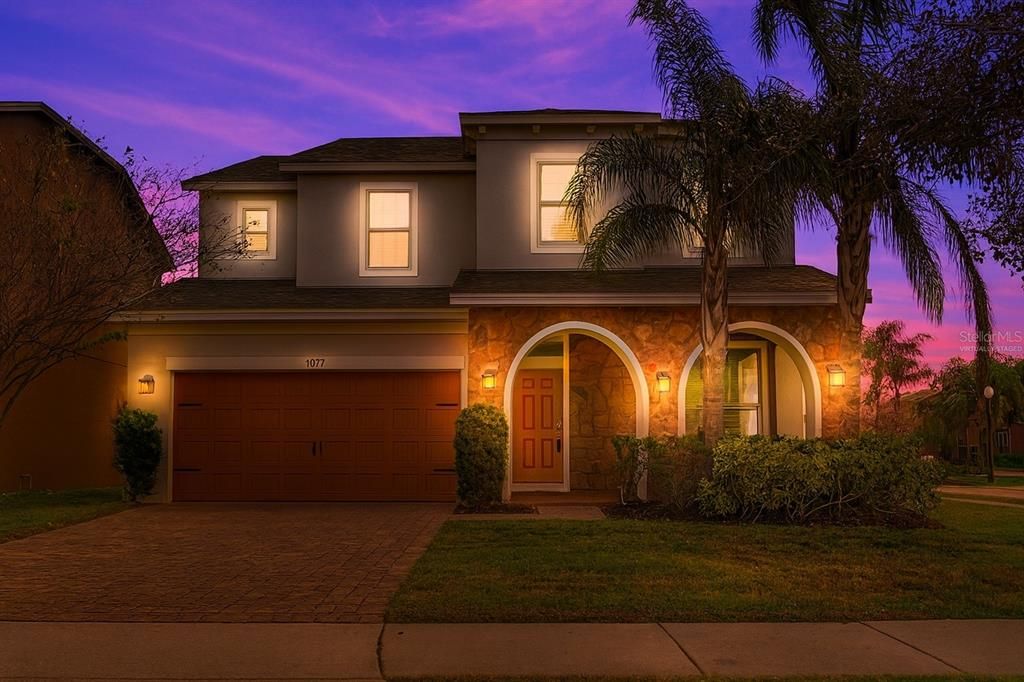 For Sale: $550,000 (4 beds, 2 baths, 2906 Square Feet)