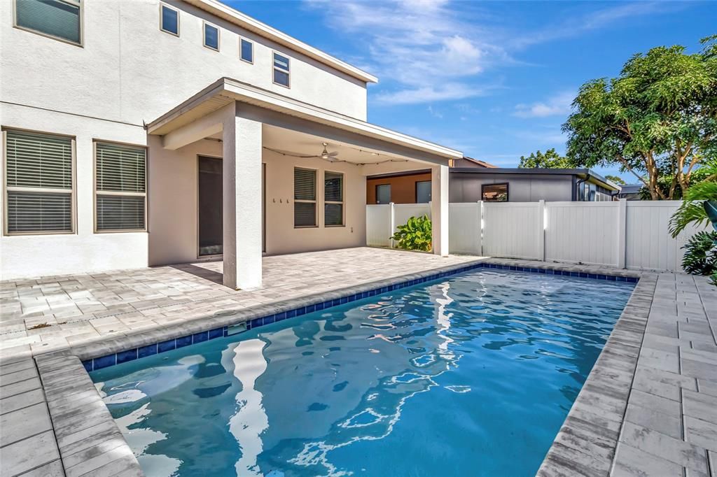 For Sale: $550,000 (4 beds, 2 baths, 2906 Square Feet)