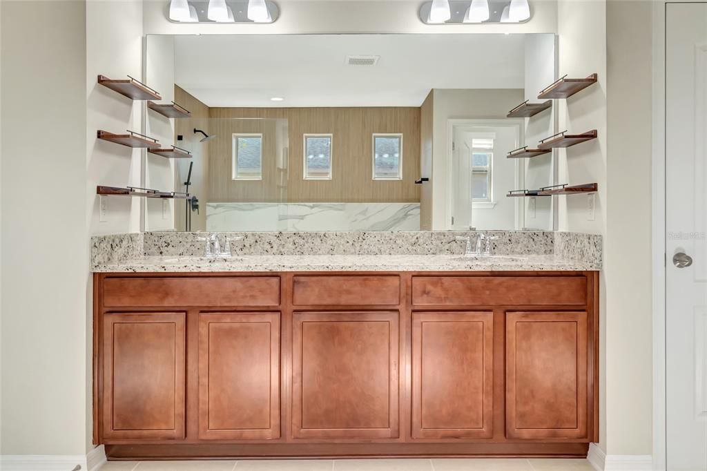 For Sale: $550,000 (4 beds, 2 baths, 2906 Square Feet)