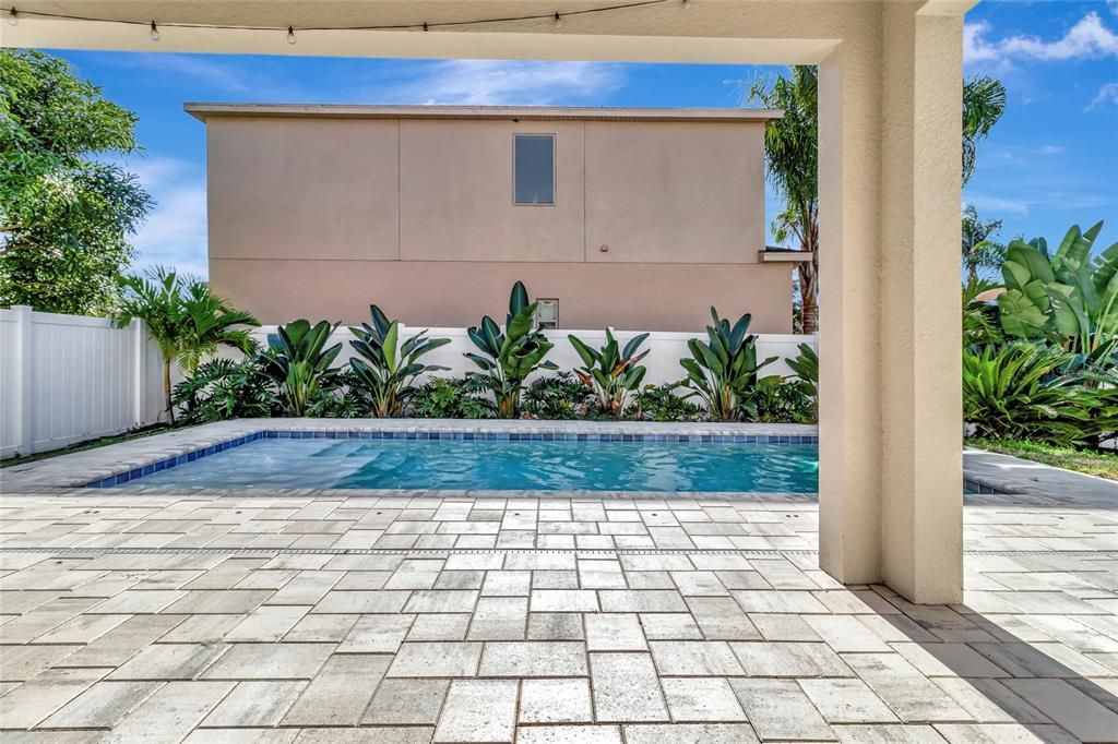 For Sale: $550,000 (4 beds, 2 baths, 2906 Square Feet)