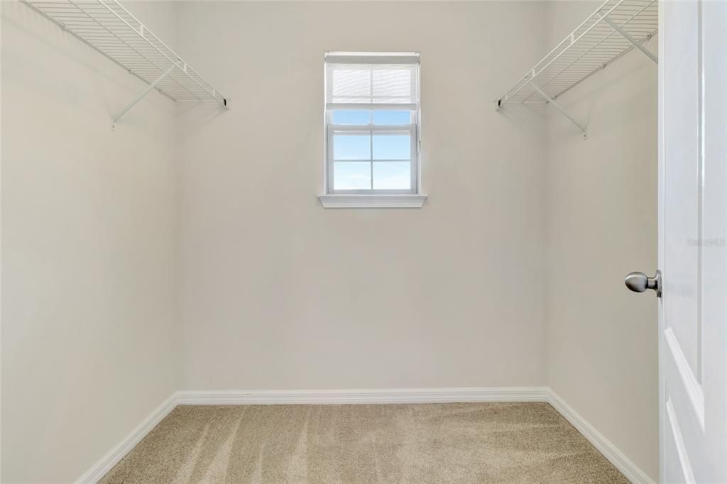 For Sale: $550,000 (4 beds, 2 baths, 2906 Square Feet)