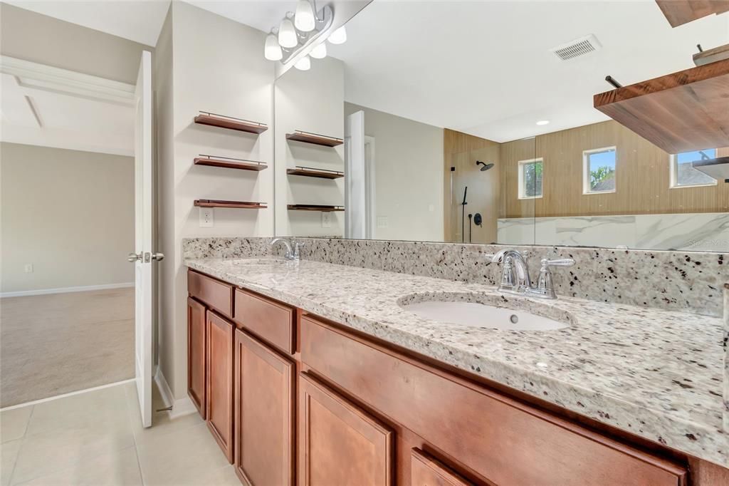 For Sale: $550,000 (4 beds, 2 baths, 2906 Square Feet)