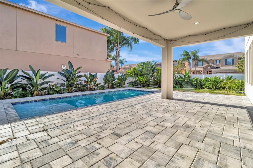 For Sale: $550,000 (4 beds, 2 baths, 2906 Square Feet)