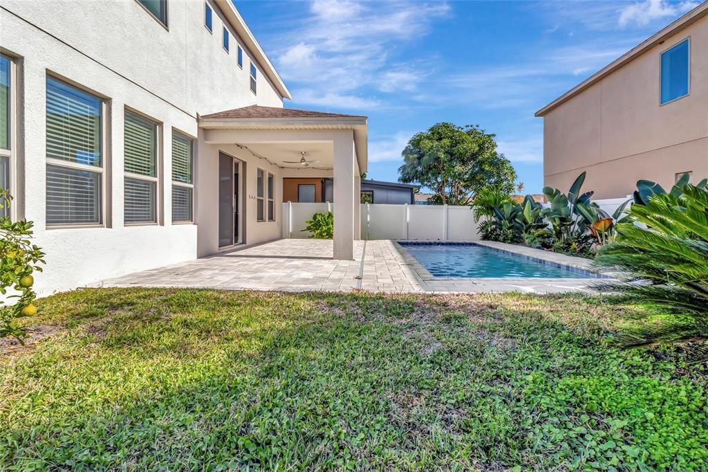 For Sale: $550,000 (4 beds, 2 baths, 2906 Square Feet)