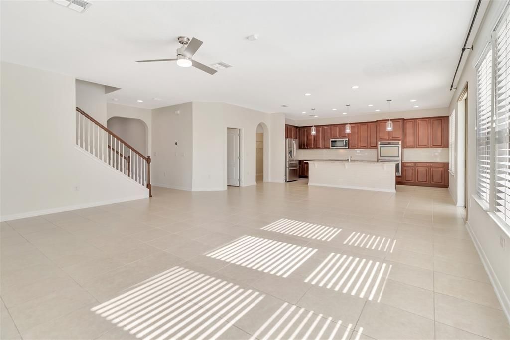 For Sale: $550,000 (4 beds, 2 baths, 2906 Square Feet)