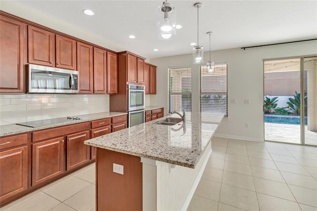 For Sale: $550,000 (4 beds, 2 baths, 2906 Square Feet)