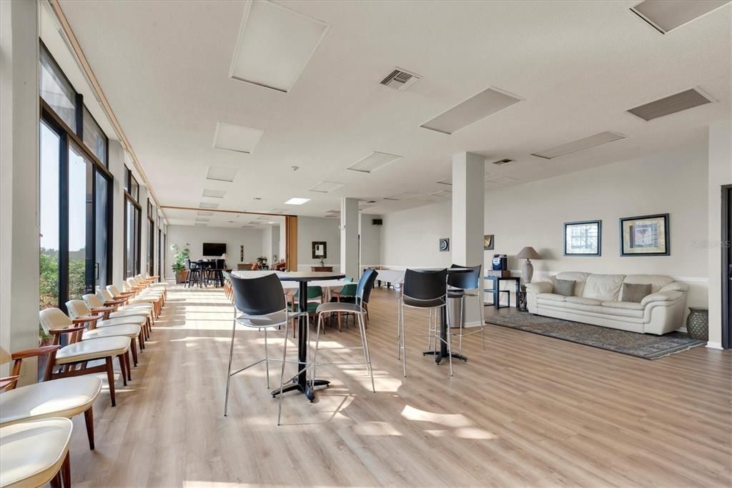 待售: $330,000 (2 贝兹, 2 浴室, 1350 平方英尺)