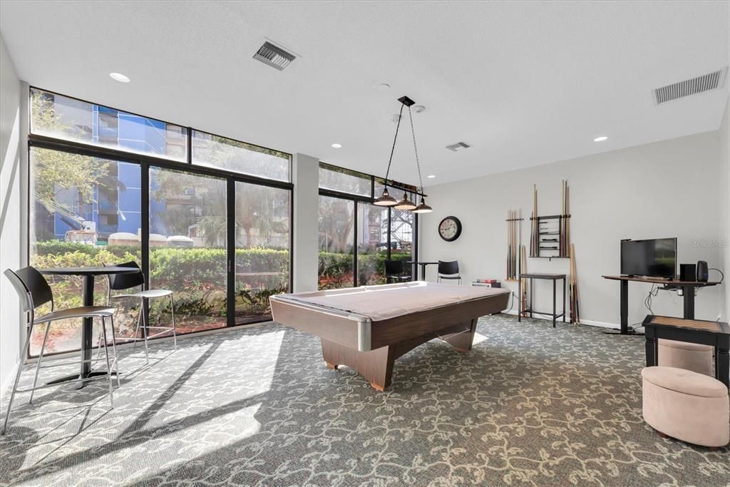 待售: $330,000 (2 贝兹, 2 浴室, 1350 平方英尺)