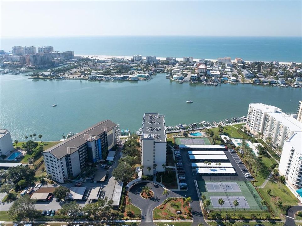 待售: $330,000 (2 贝兹, 2 浴室, 1350 平方英尺)