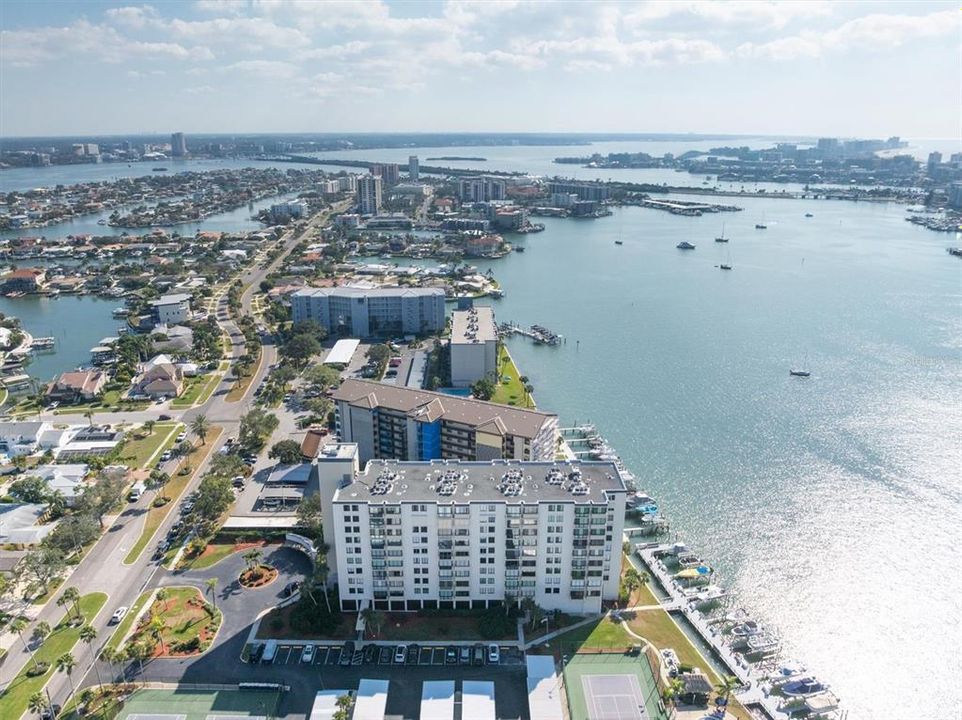 待售: $330,000 (2 贝兹, 2 浴室, 1350 平方英尺)