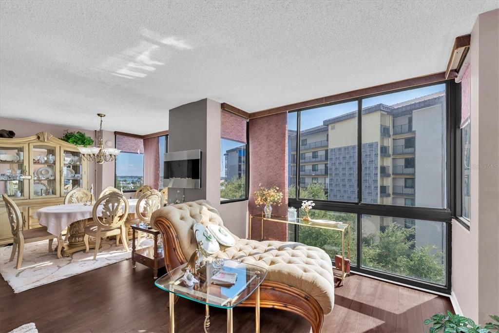 待售: $330,000 (2 贝兹, 2 浴室, 1350 平方英尺)