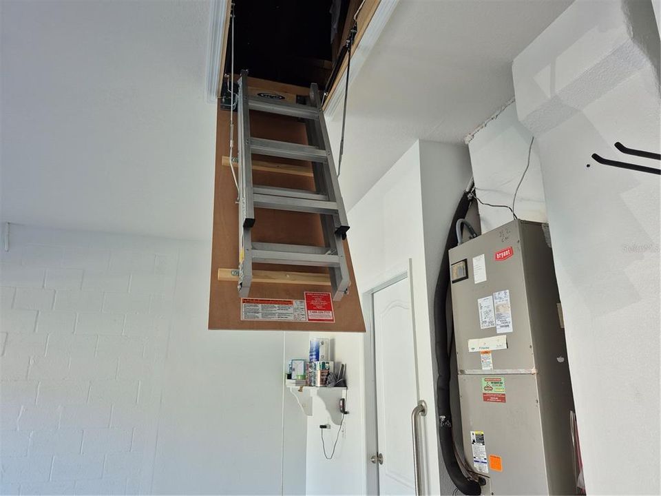 For Sale: $340,000 (3 beds, 2 baths, 1558 Square Feet)