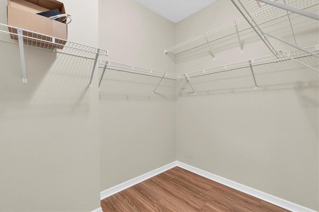 For Sale: $340,000 (3 beds, 2 baths, 1558 Square Feet)