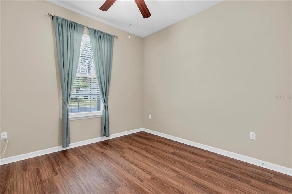 For Sale: $340,000 (3 beds, 2 baths, 1558 Square Feet)