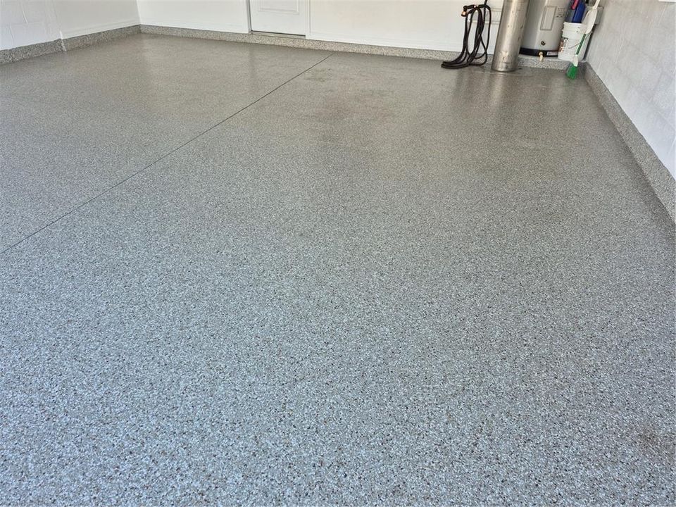 For Sale: $340,000 (3 beds, 2 baths, 1558 Square Feet)