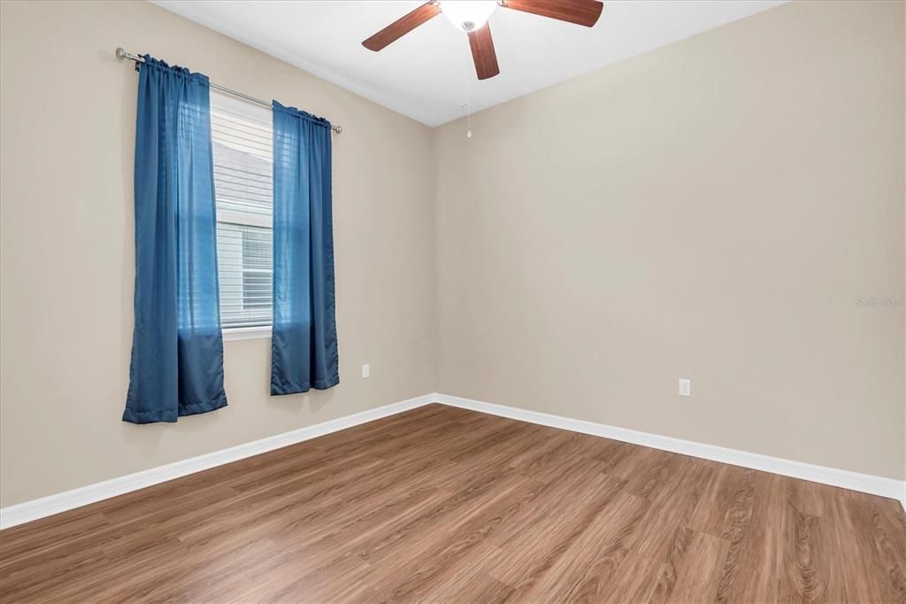 For Sale: $340,000 (3 beds, 2 baths, 1558 Square Feet)