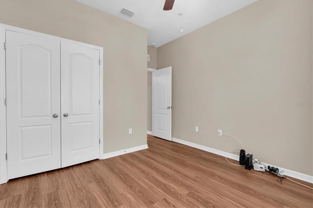 For Sale: $340,000 (3 beds, 2 baths, 1558 Square Feet)