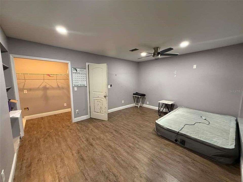 En Venta: $299,000 (4 camas, 2 baños, 2620 Pies cuadrados)