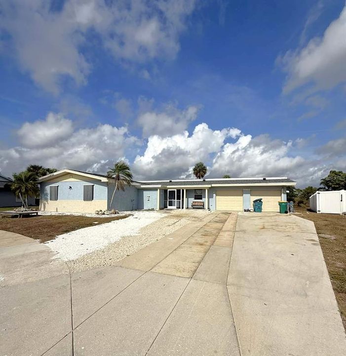 For Sale: $299,000 (4 beds, 2 baths, 2620 Square Feet)