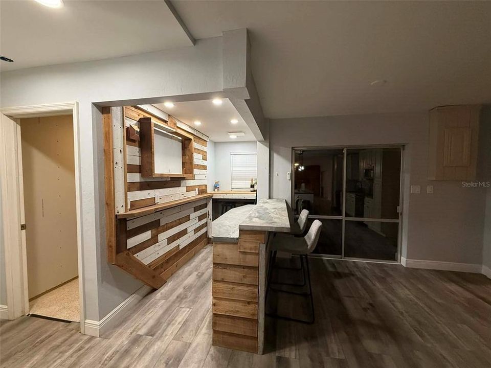 En Venta: $299,000 (4 camas, 2 baños, 2620 Pies cuadrados)