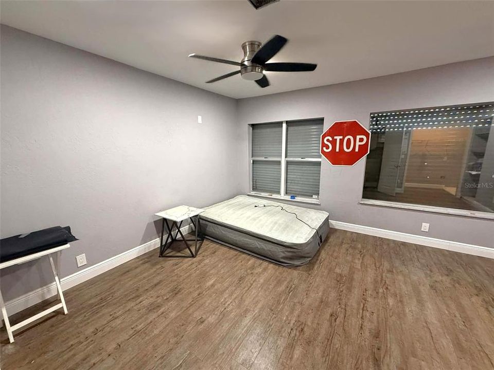 En Venta: $299,000 (4 camas, 2 baños, 2620 Pies cuadrados)