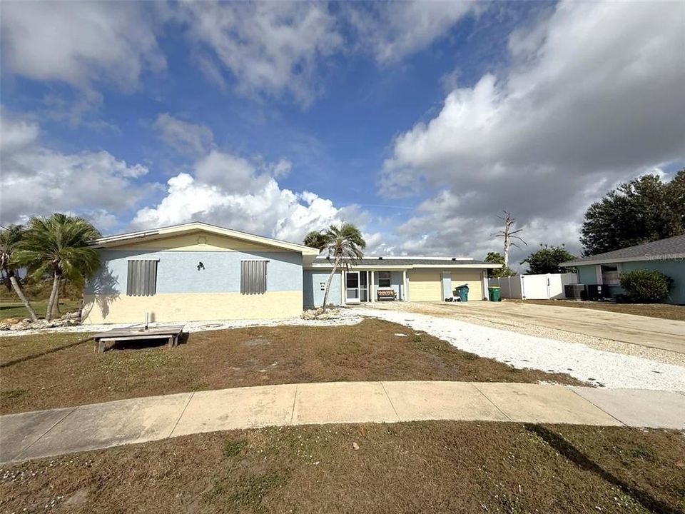 For Sale: $299,000 (4 beds, 2 baths, 2620 Square Feet)