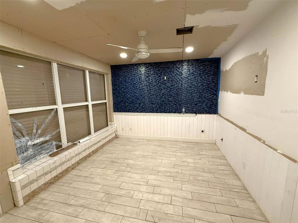 En Venta: $299,000 (4 camas, 2 baños, 2620 Pies cuadrados)