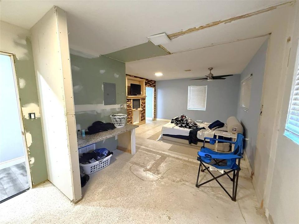 En Venta: $299,000 (4 camas, 2 baños, 2620 Pies cuadrados)