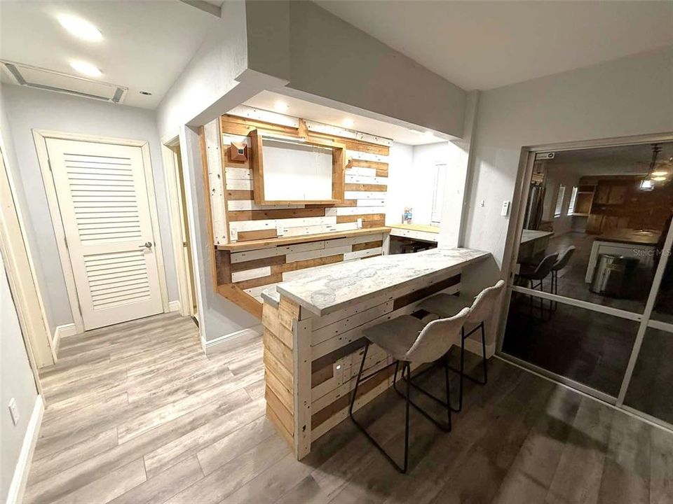 En Venta: $299,000 (4 camas, 2 baños, 2620 Pies cuadrados)