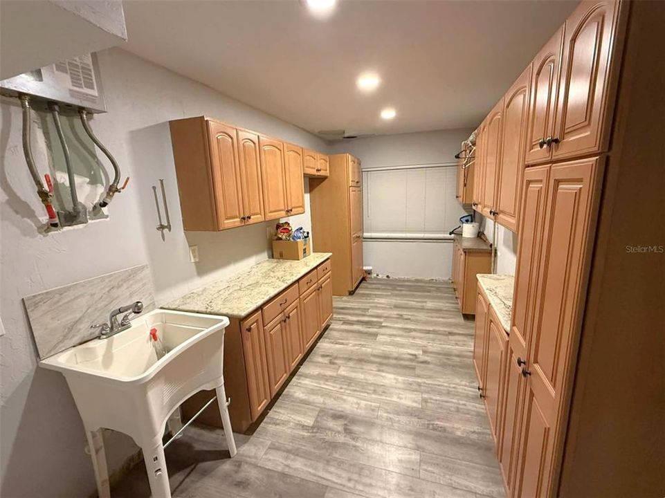 En Venta: $299,000 (4 camas, 2 baños, 2620 Pies cuadrados)